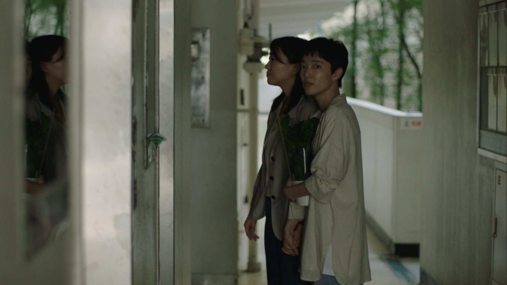 Backdrop for Lucky, Apartment