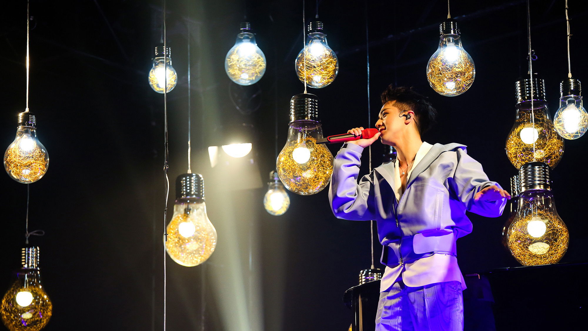 Backdrop for 许魏洲「Final Light」2018 北京演唱会