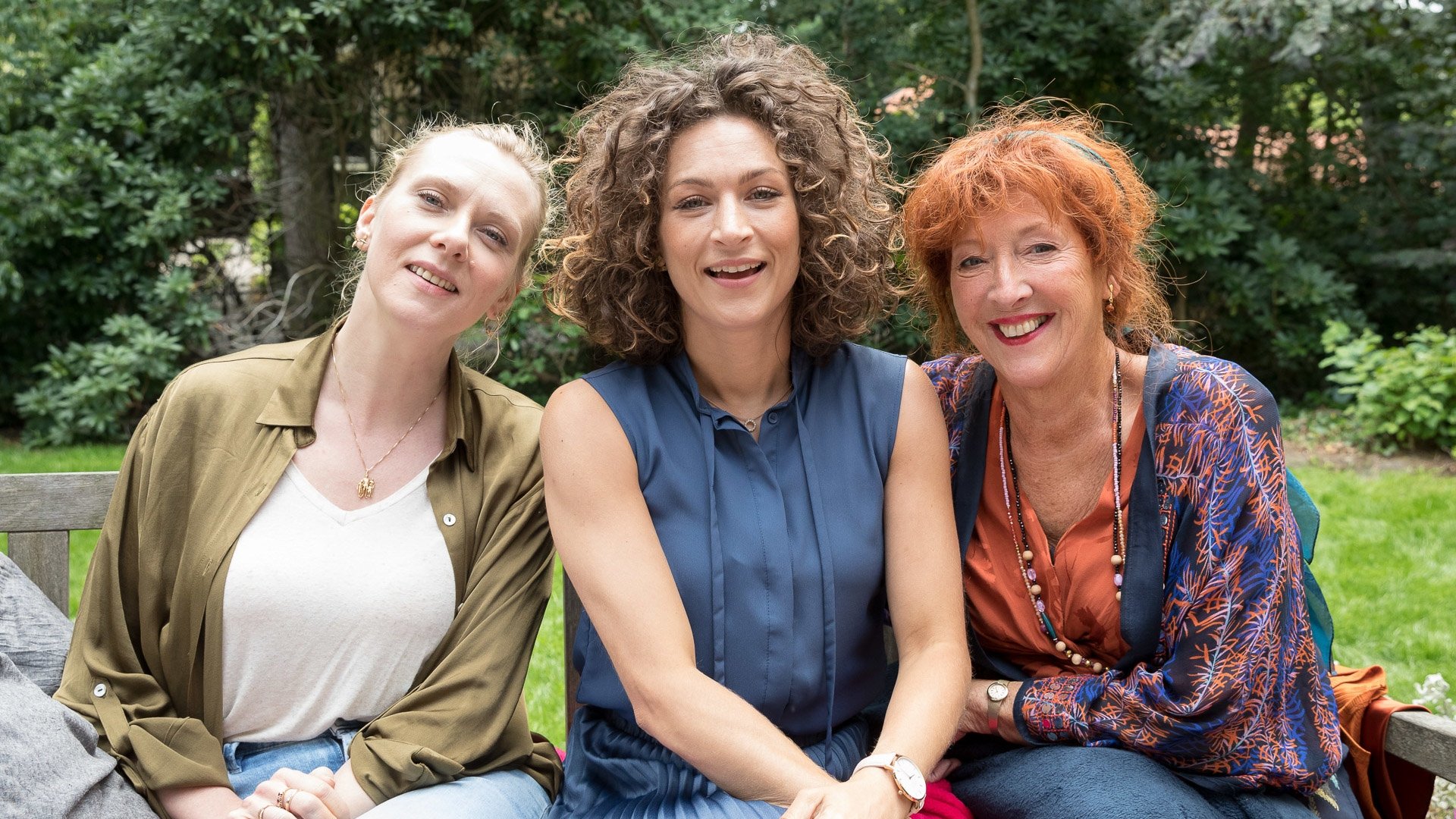 Backdrop for Huisvrouwen bestaan niet 2