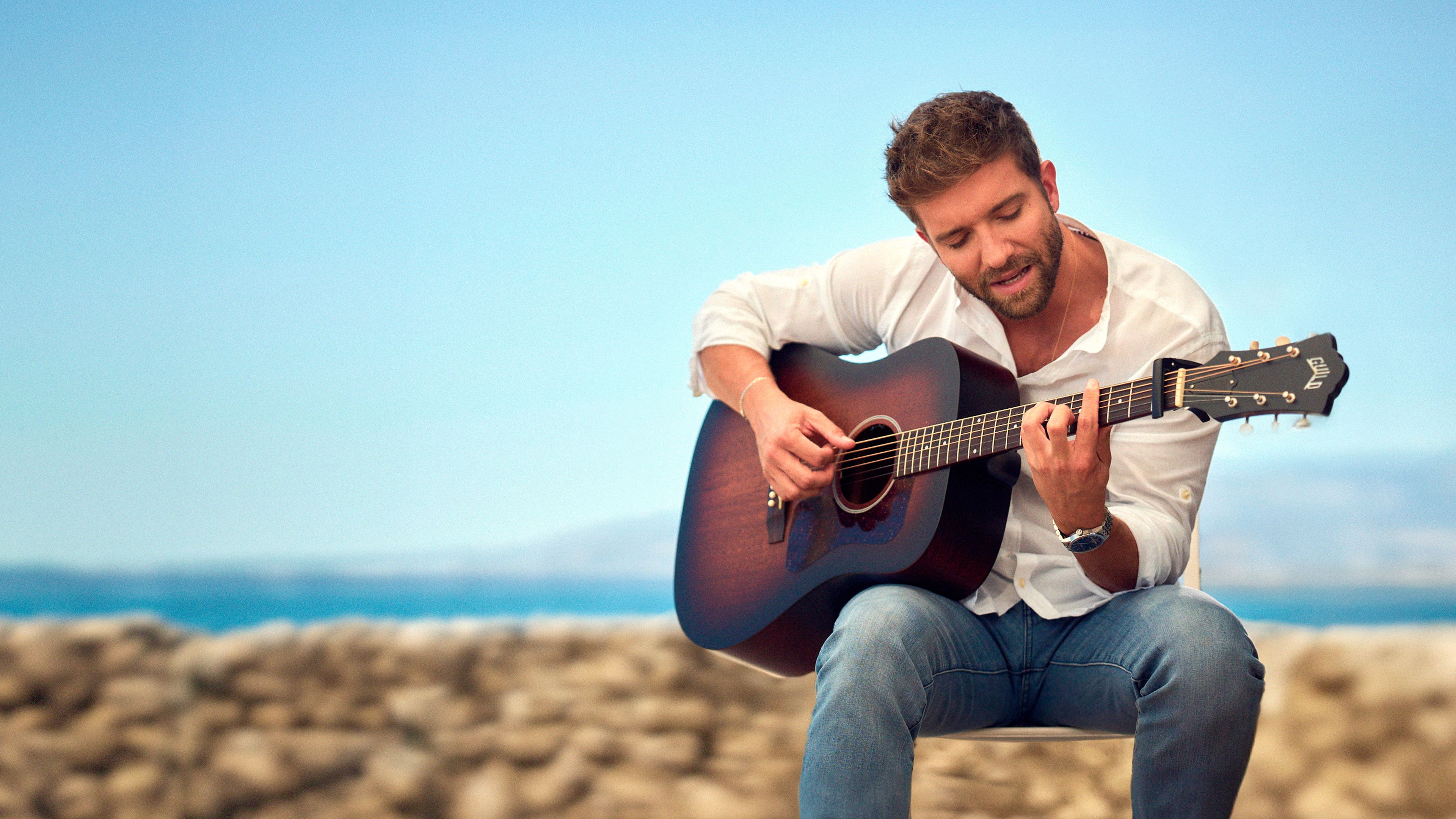 Backdrop for My Music, My Roots: Pablo Alborán