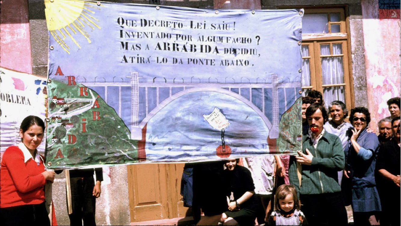 Backdrop for As Operações Saal