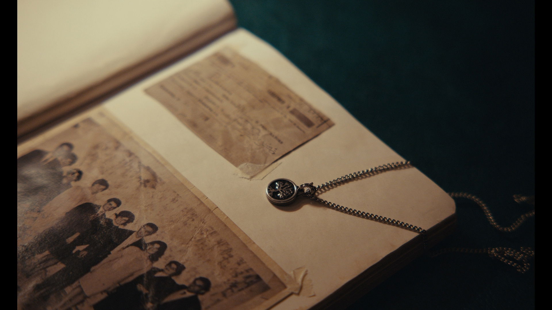 Backdrop for Julián