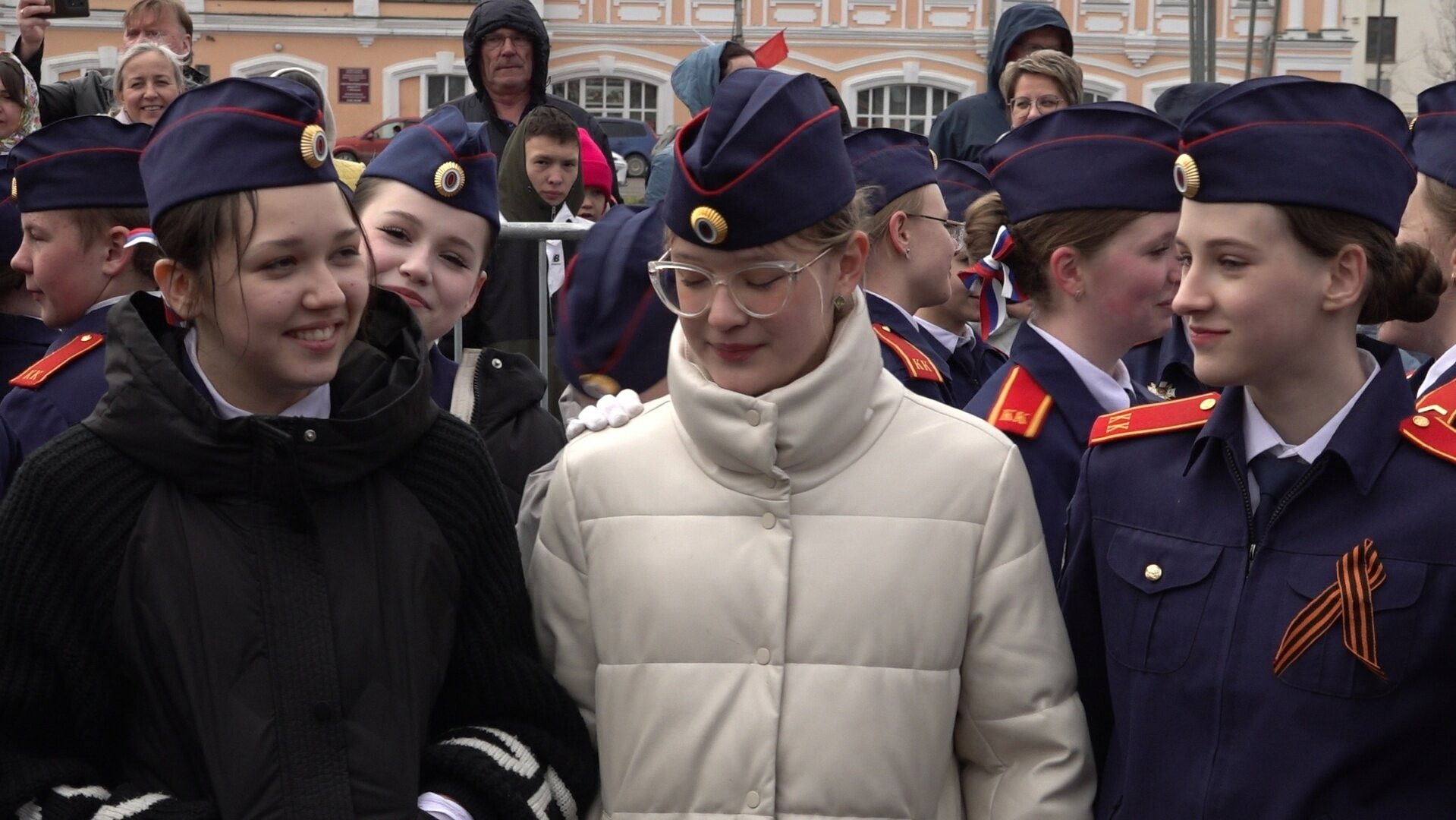 Backdrop for Russland und die Schweiz – Eine Beziehung in Zeiten des Krieges