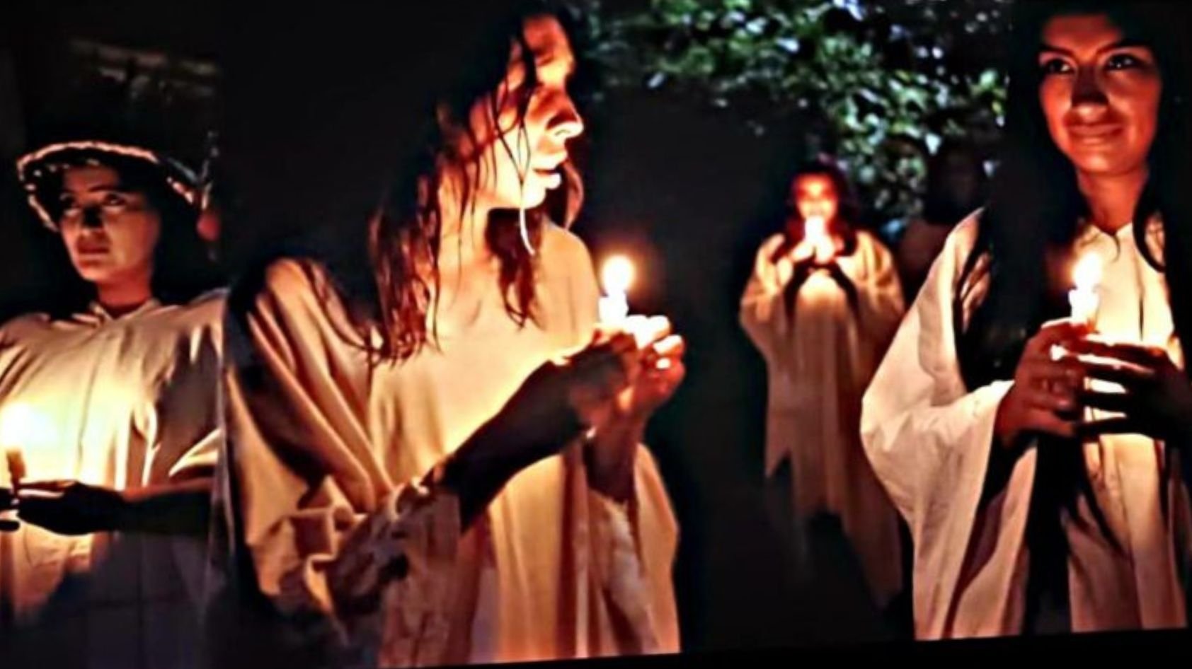 Backdrop for El Gran Árbol