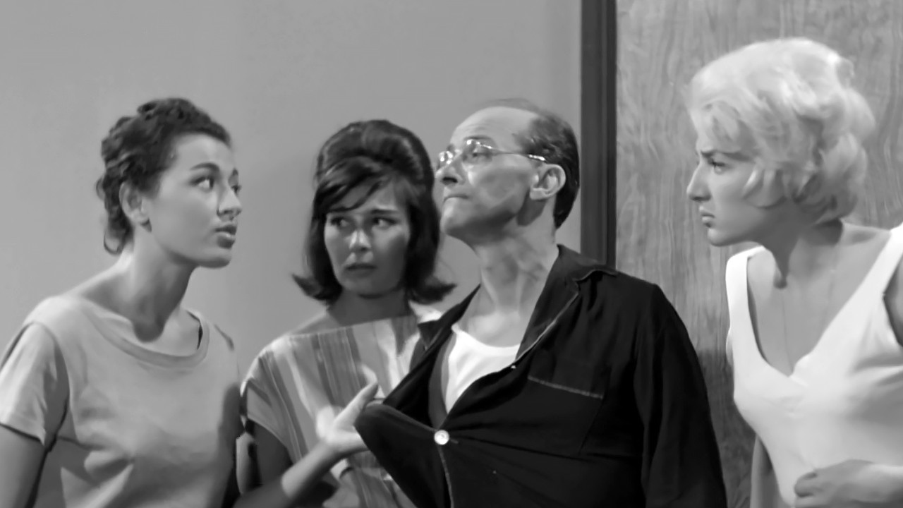 Backdrop for Three Ladies and me