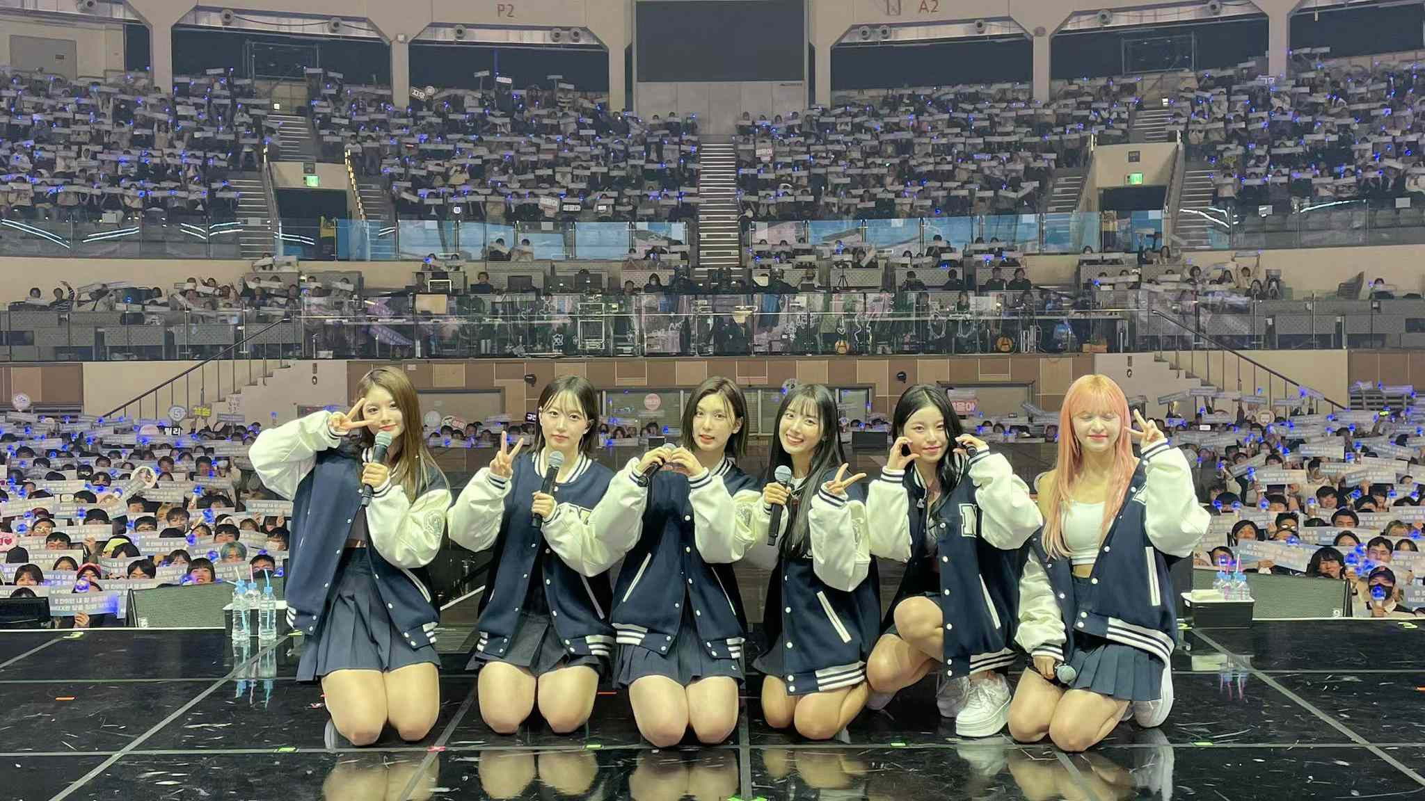 Backdrop for Beyond Live - NMIXX THE 1ST FAN CONCERT NMIXX CHANGE UP : MIXX UNIVERSITY