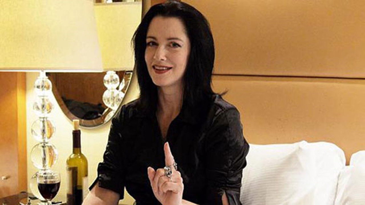 Backdrop for Scream Queens: Horror Heroines Exposed