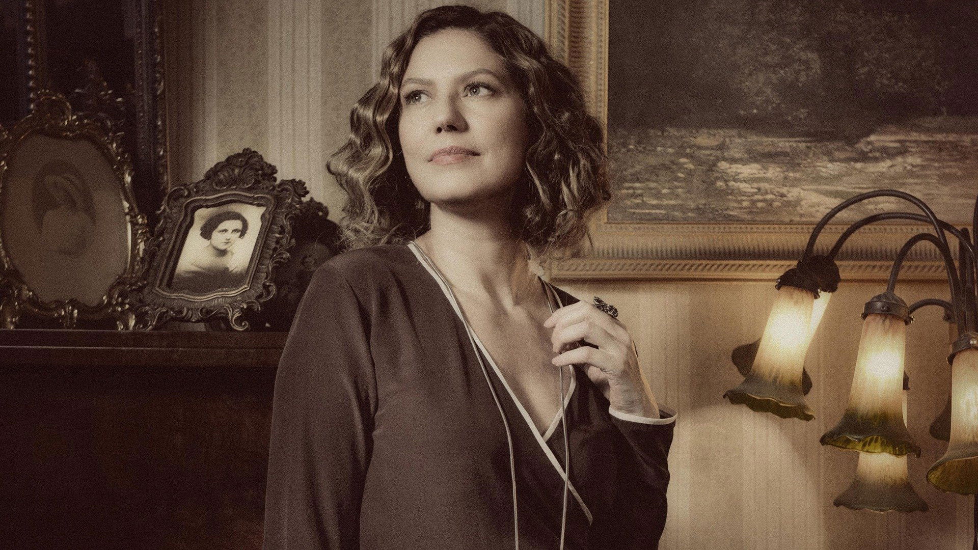 Backdrop for Dangerous Liaisons