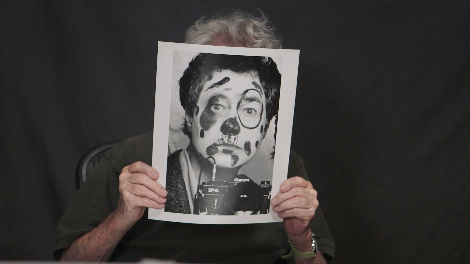 Backdrop for Elliott Erwitt - Silence Sounds Good