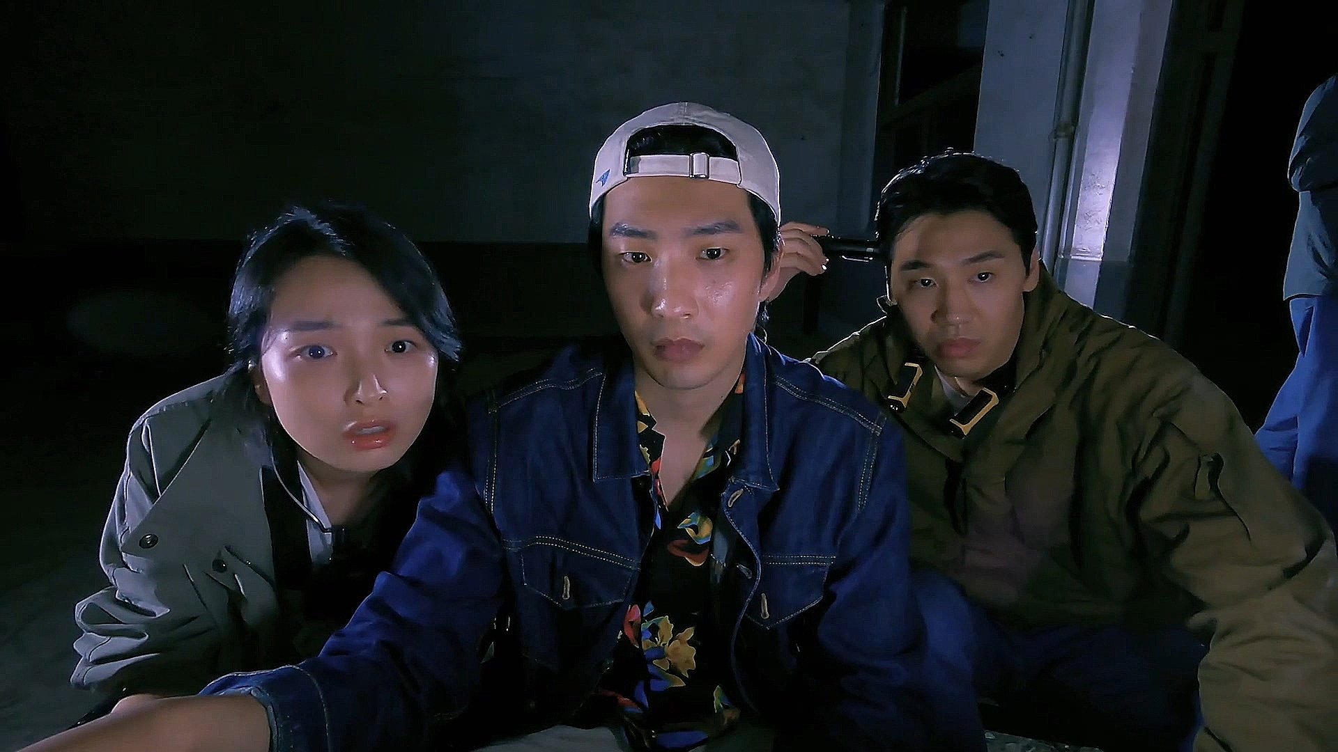 Backdrop for Gabdunri: The Vanishing Town