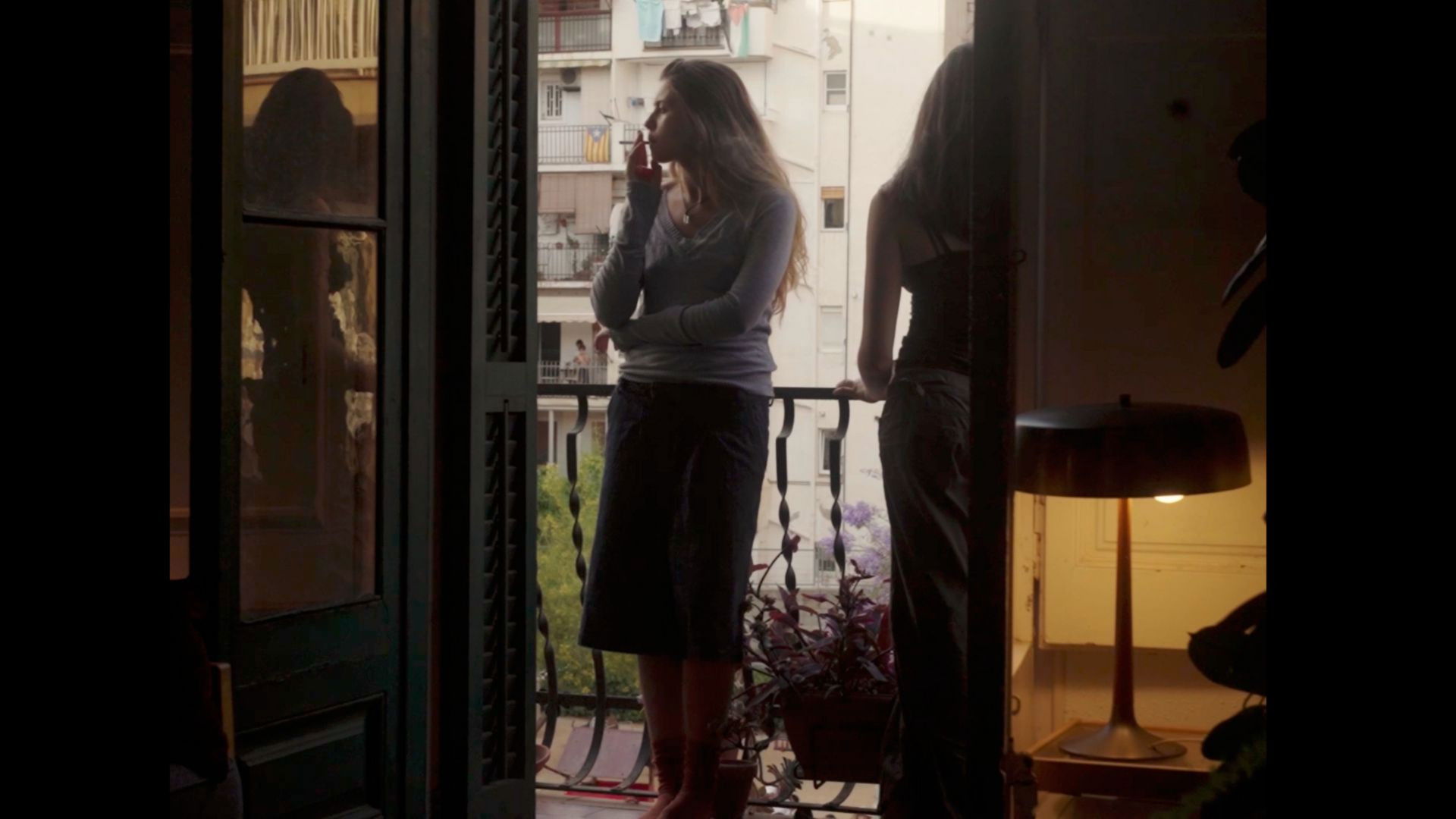 Backdrop for ¿Quién encendió la luz?