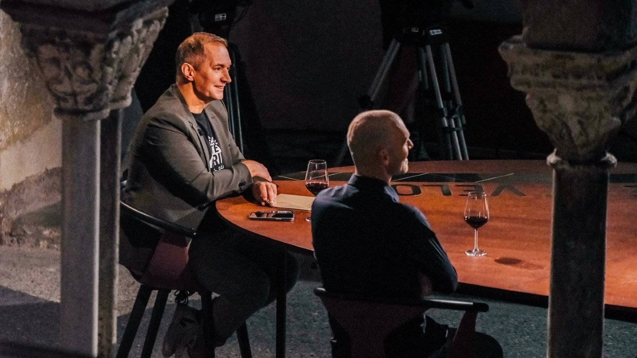 Backdrop for Vive Le Velo