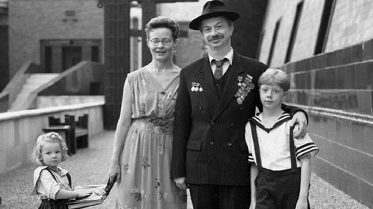 Backdrop for DAU. Nikita Tanya