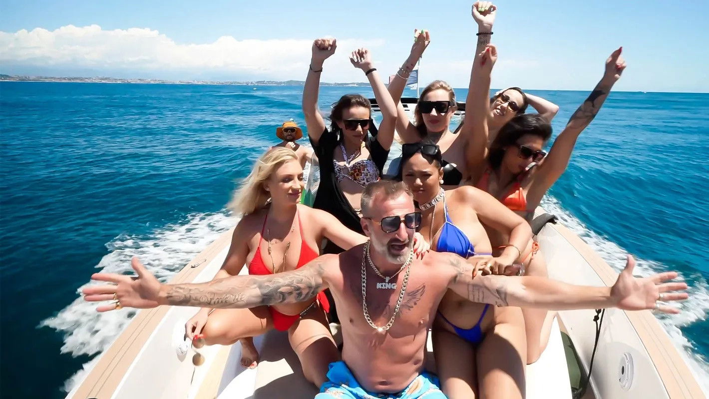 Backdrop for Paparazza