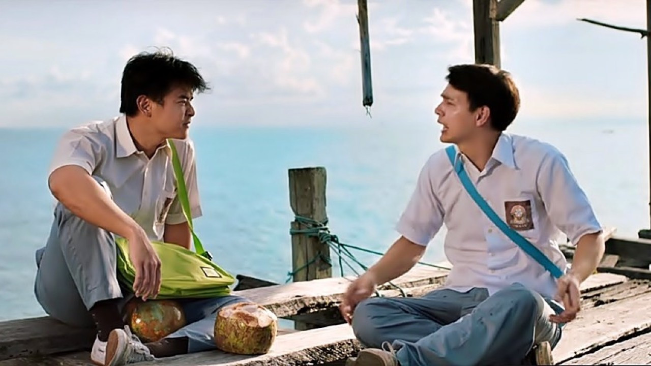 Backdrop for Terbang: Menembus Langit