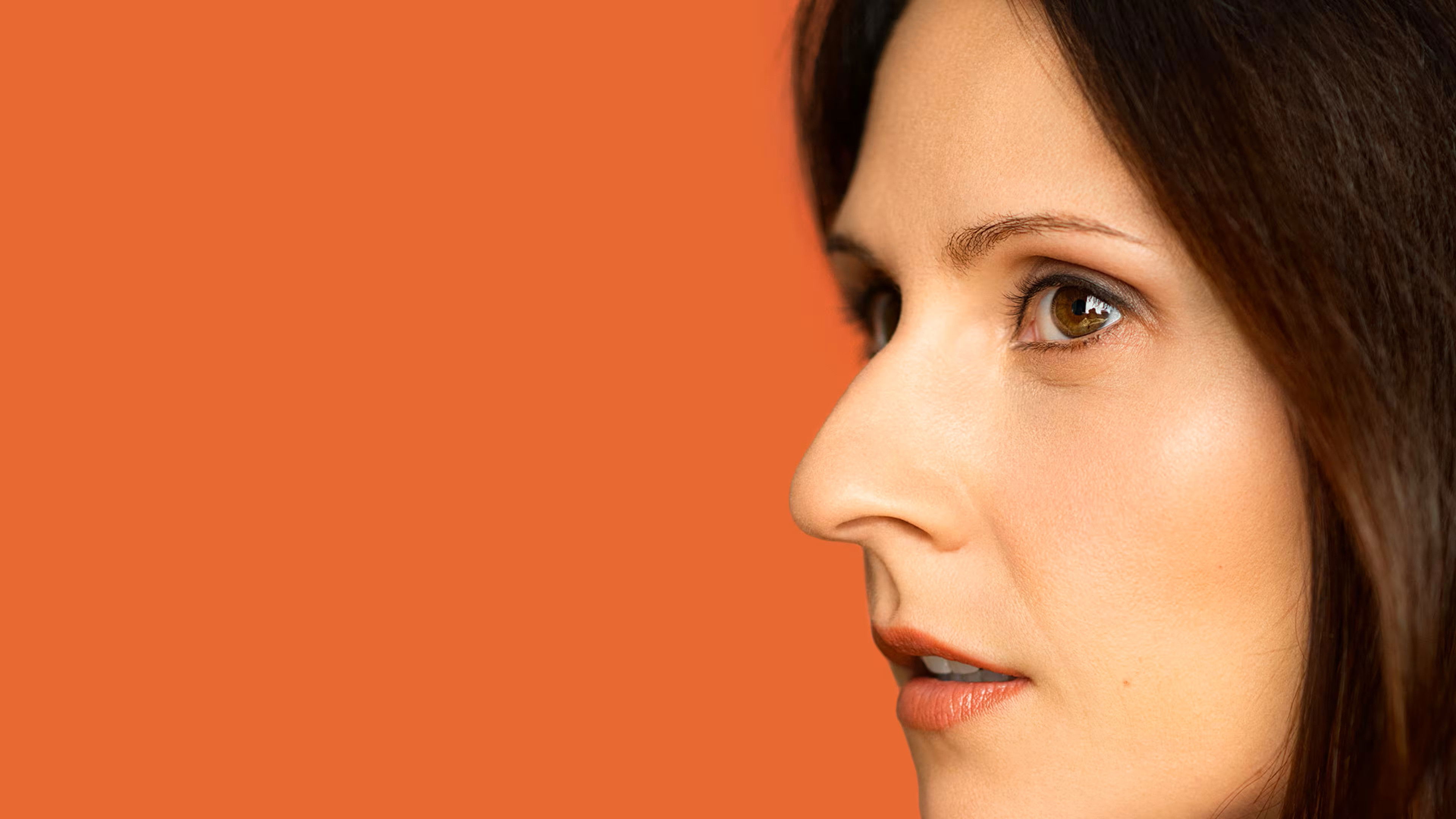 Backdrop for Korine Côté - Gros plan