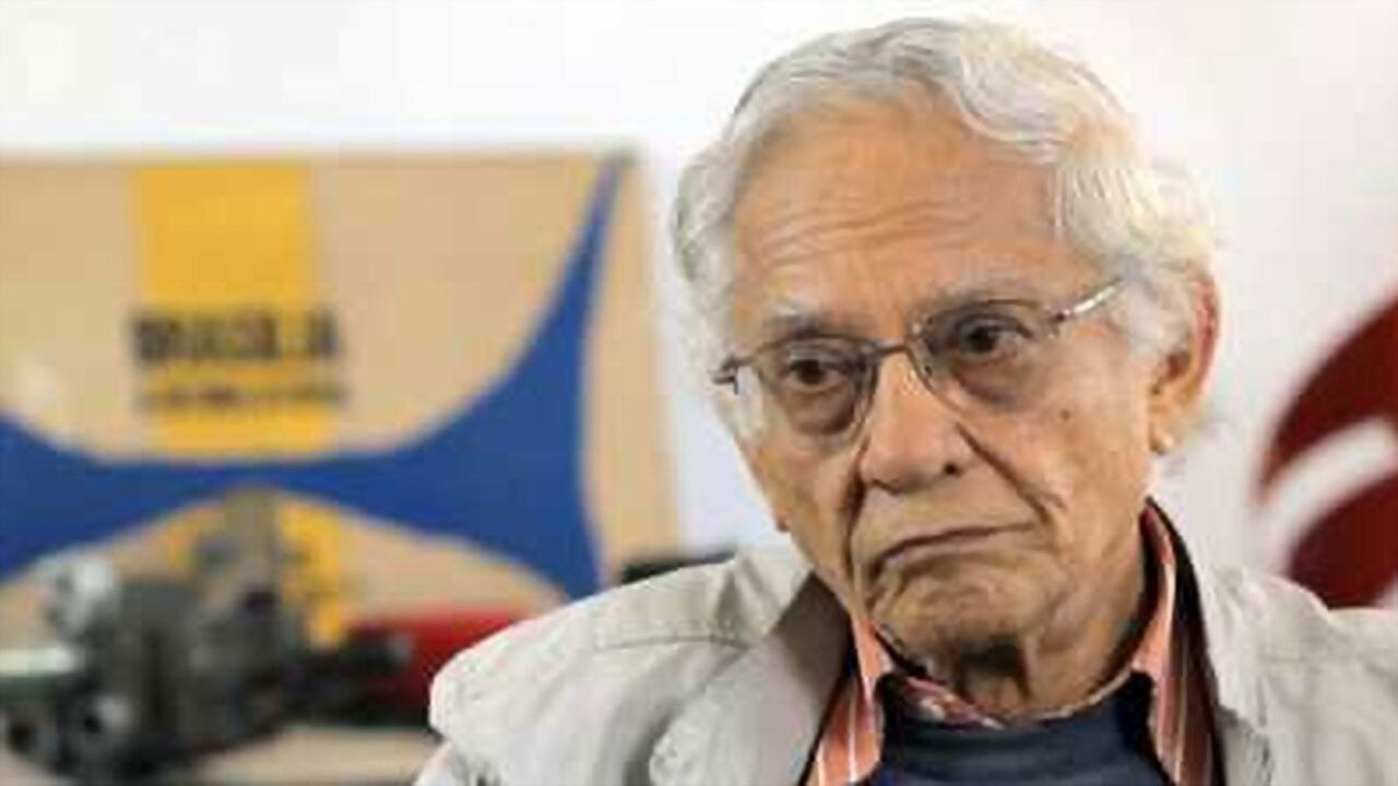 Backdrop for José Aparecido de Oliveira – O Maior Mineiro do Mundo