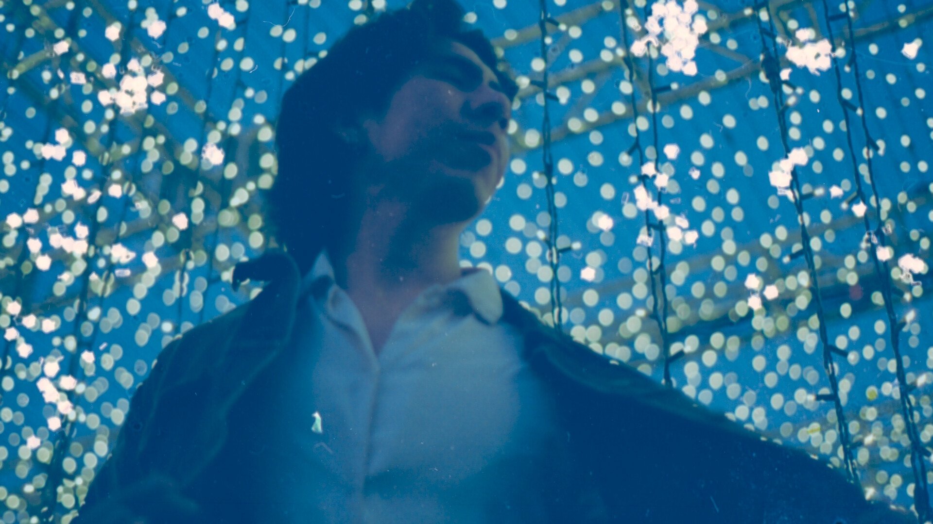 Backdrop for Llamen a un adulto (Sepiaexperimental)