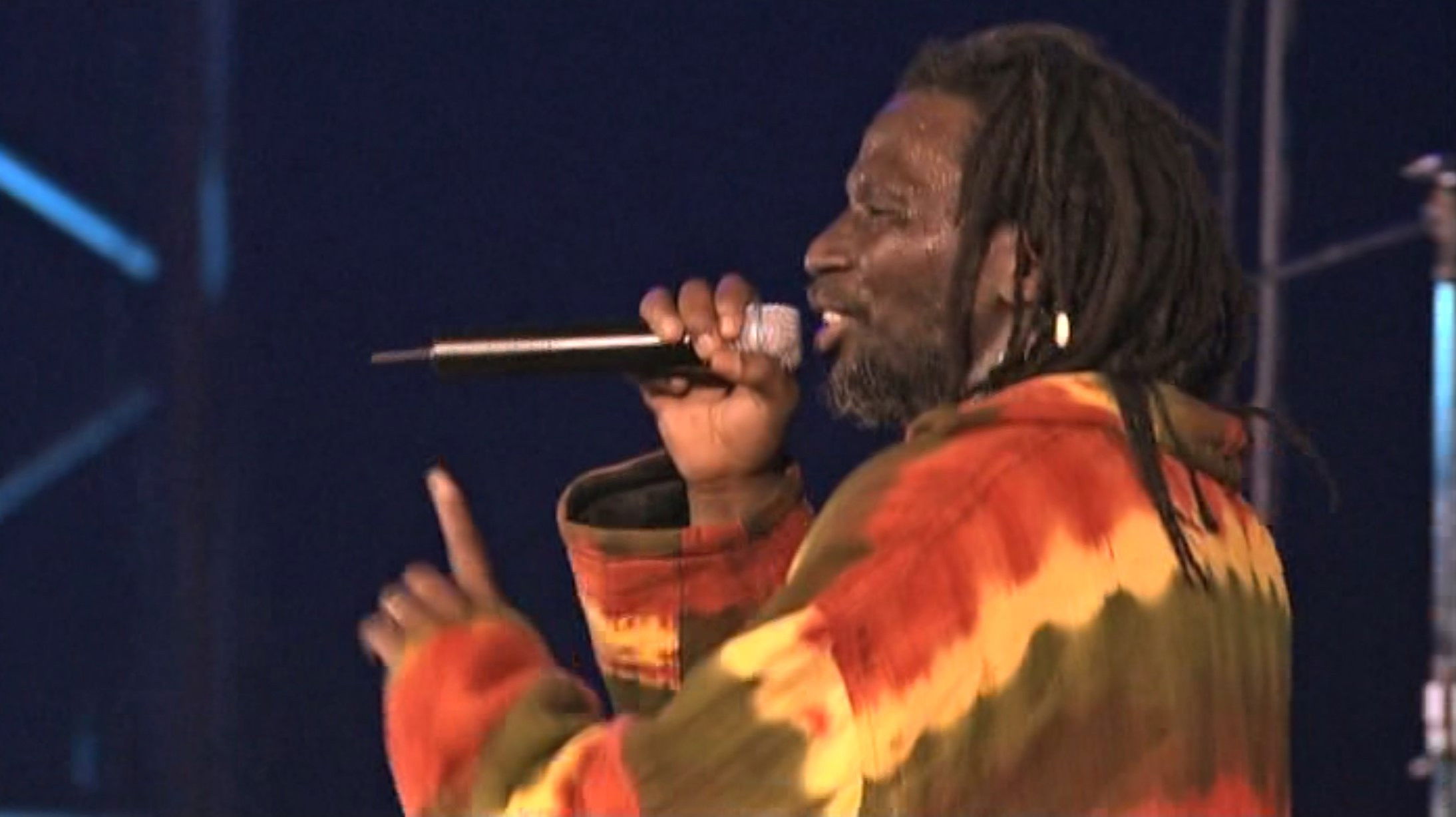 Backdrop for Tiken Jah Fakoly - D'Abidjan A Paris