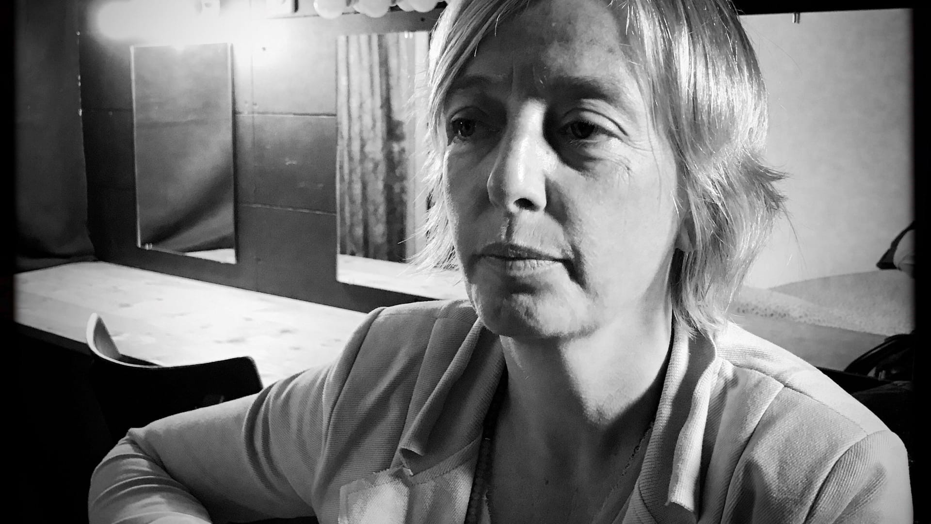 Backdrop for Dépression, de l'ombre à la lumière