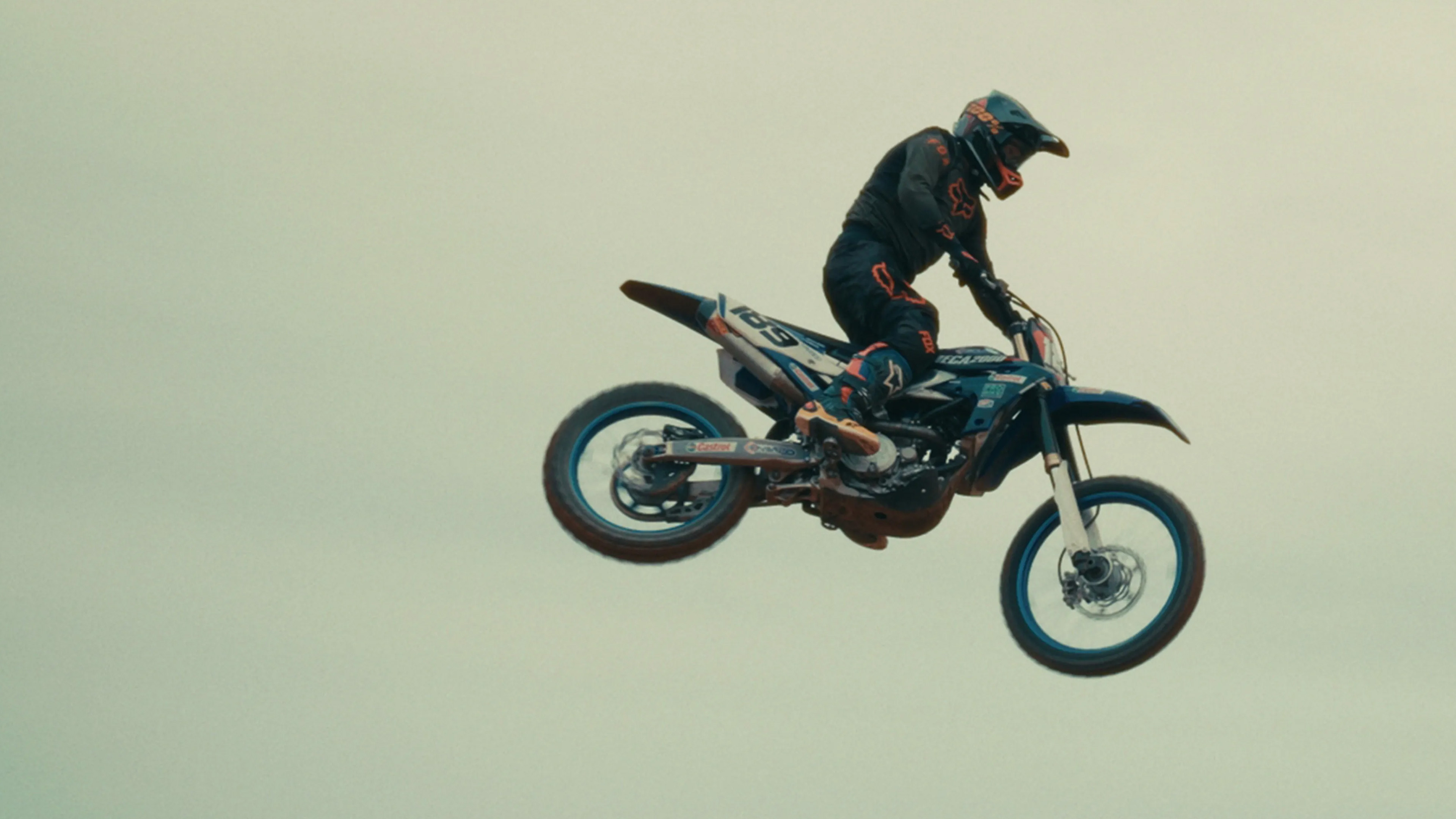 Backdrop for Retour en Piste