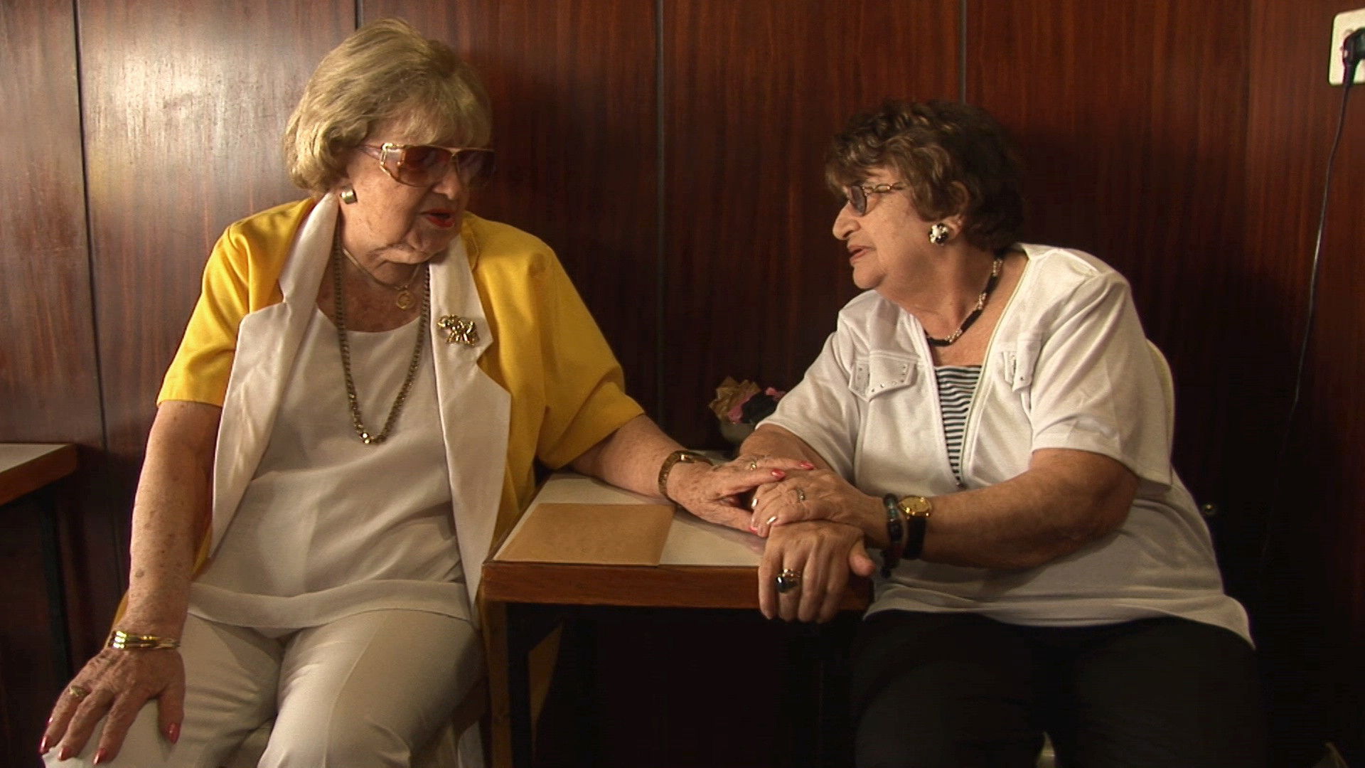 Backdrop for Chaja & Mimi