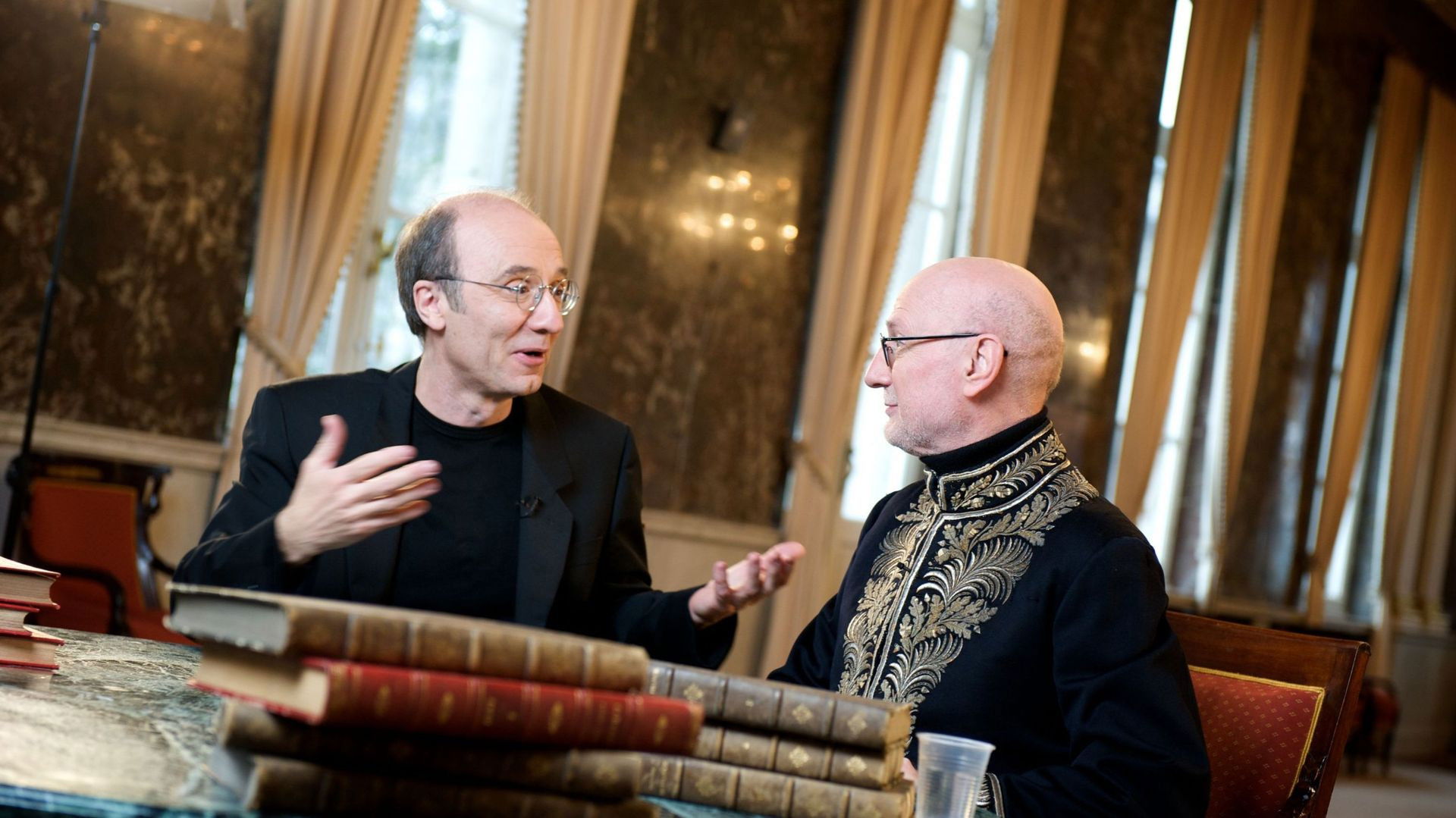 Backdrop for Monsieur Dictionnaire