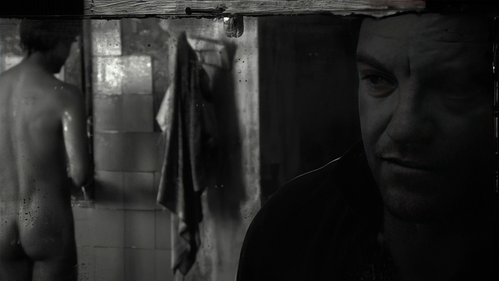 Backdrop for La León