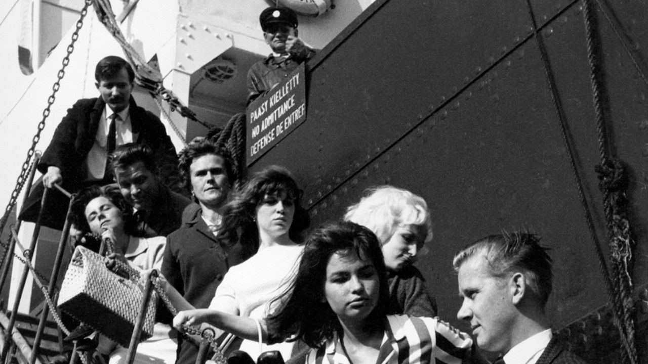 Backdrop for Raportti eli balladi laivatytöistä