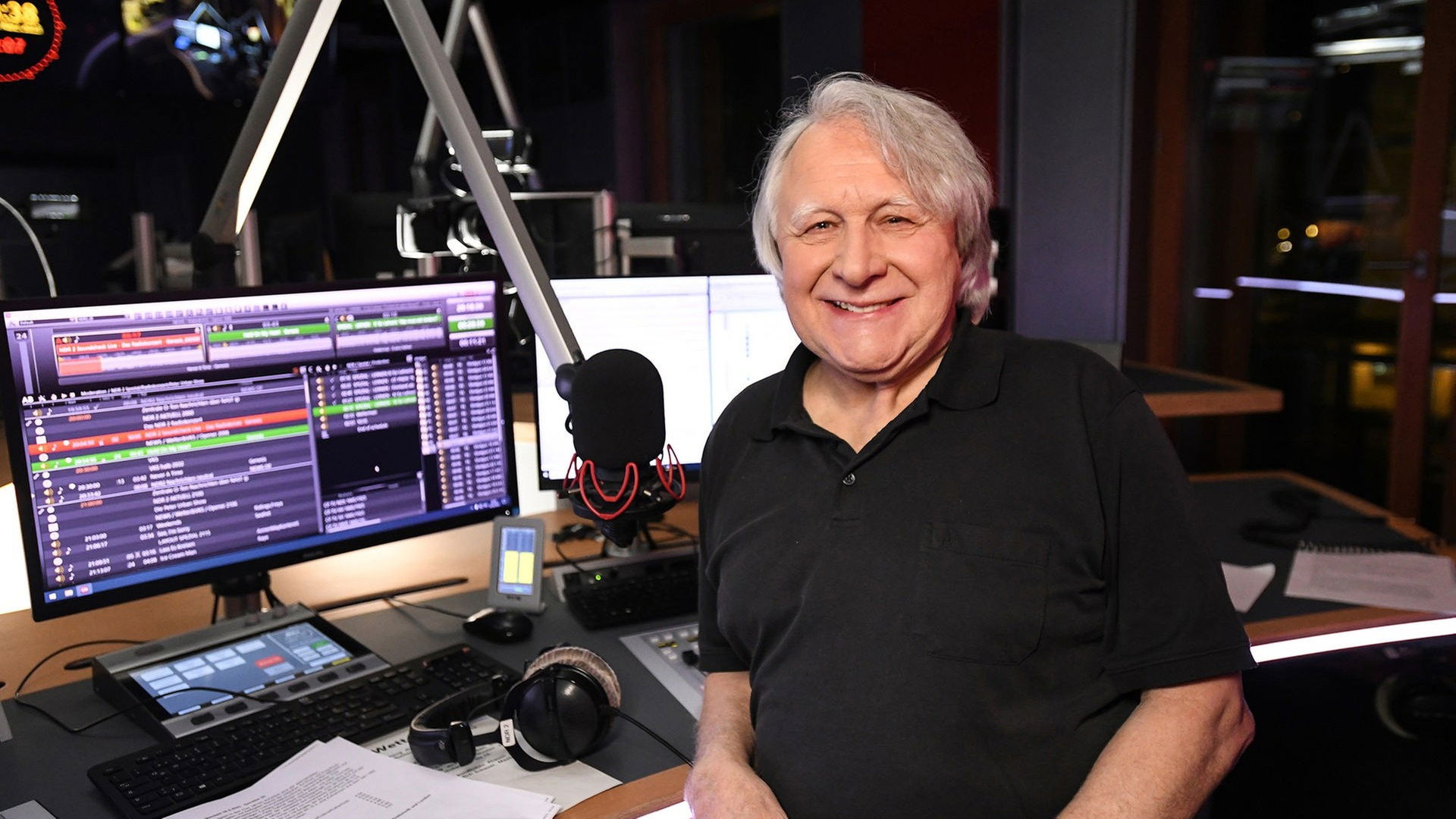 Backdrop for Lena, Stefan & Co. - Peter Urbans 25 legendäre ESC-Jahre