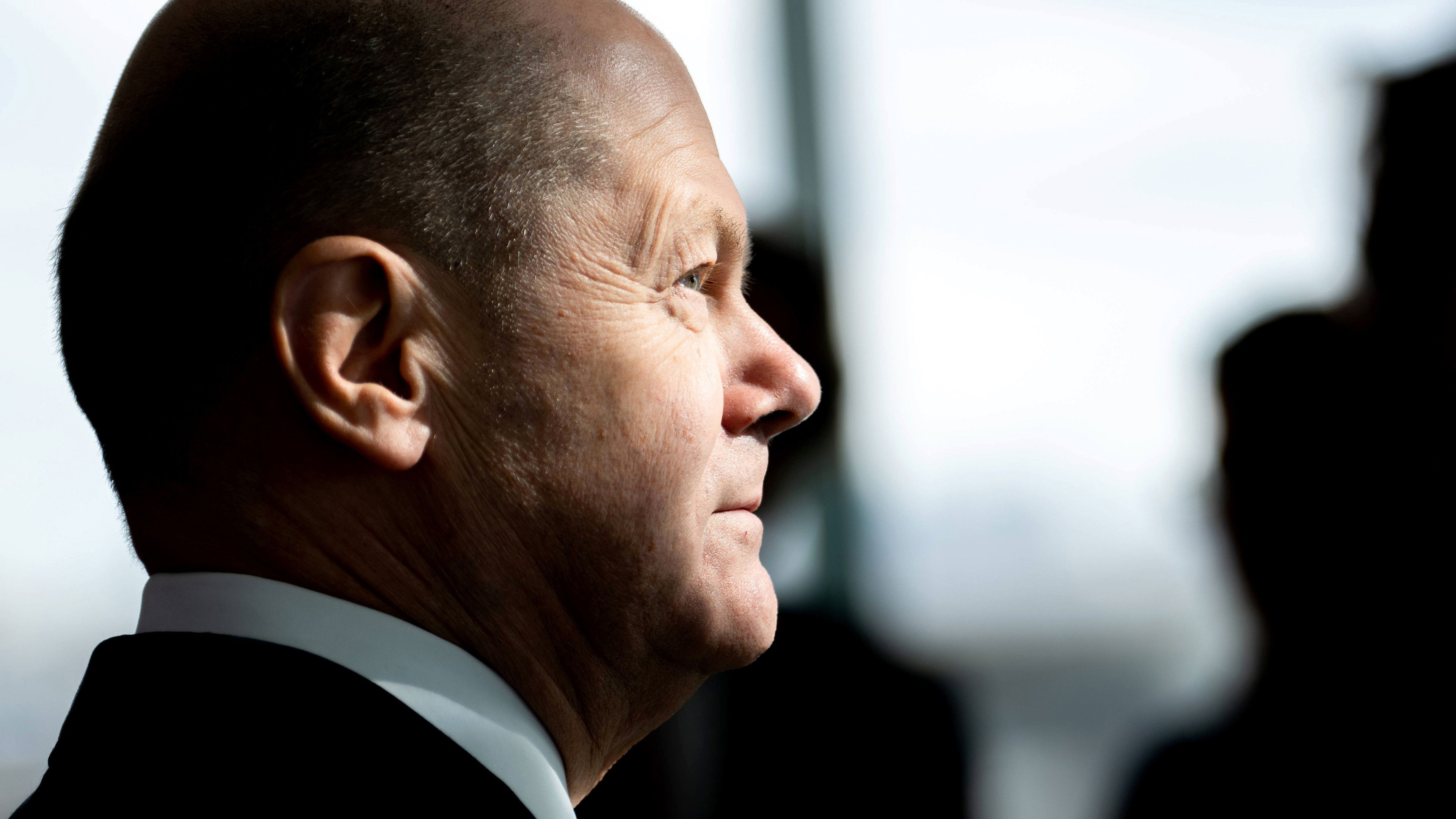 Backdrop for Olaf Scholz – Schicksalsjahre eines Kanzlers