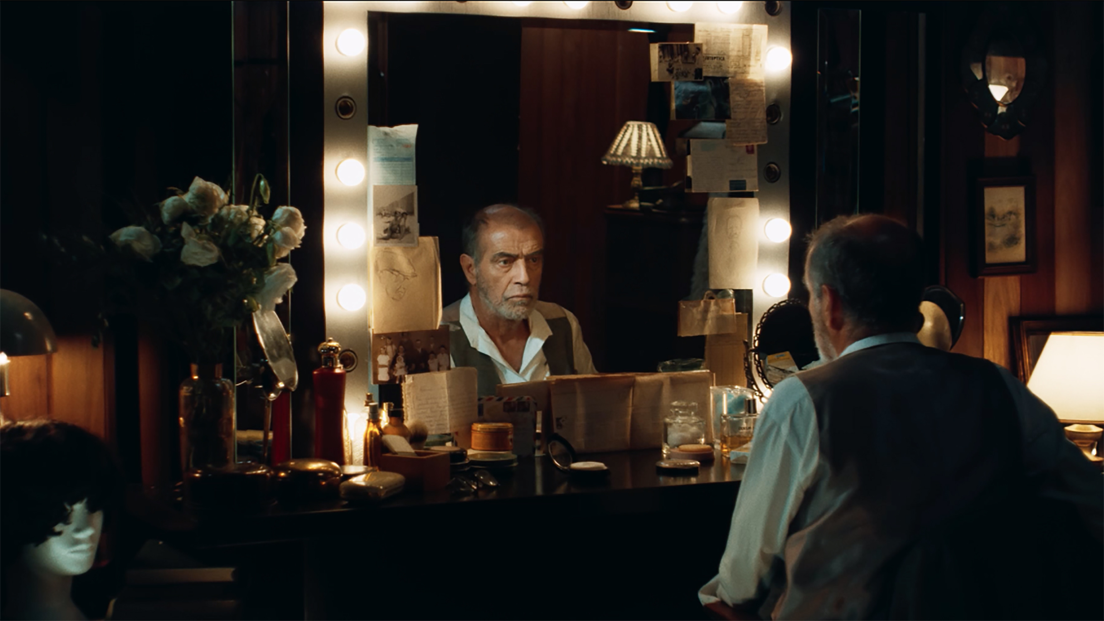 Backdrop for E o Resto é Silêncio