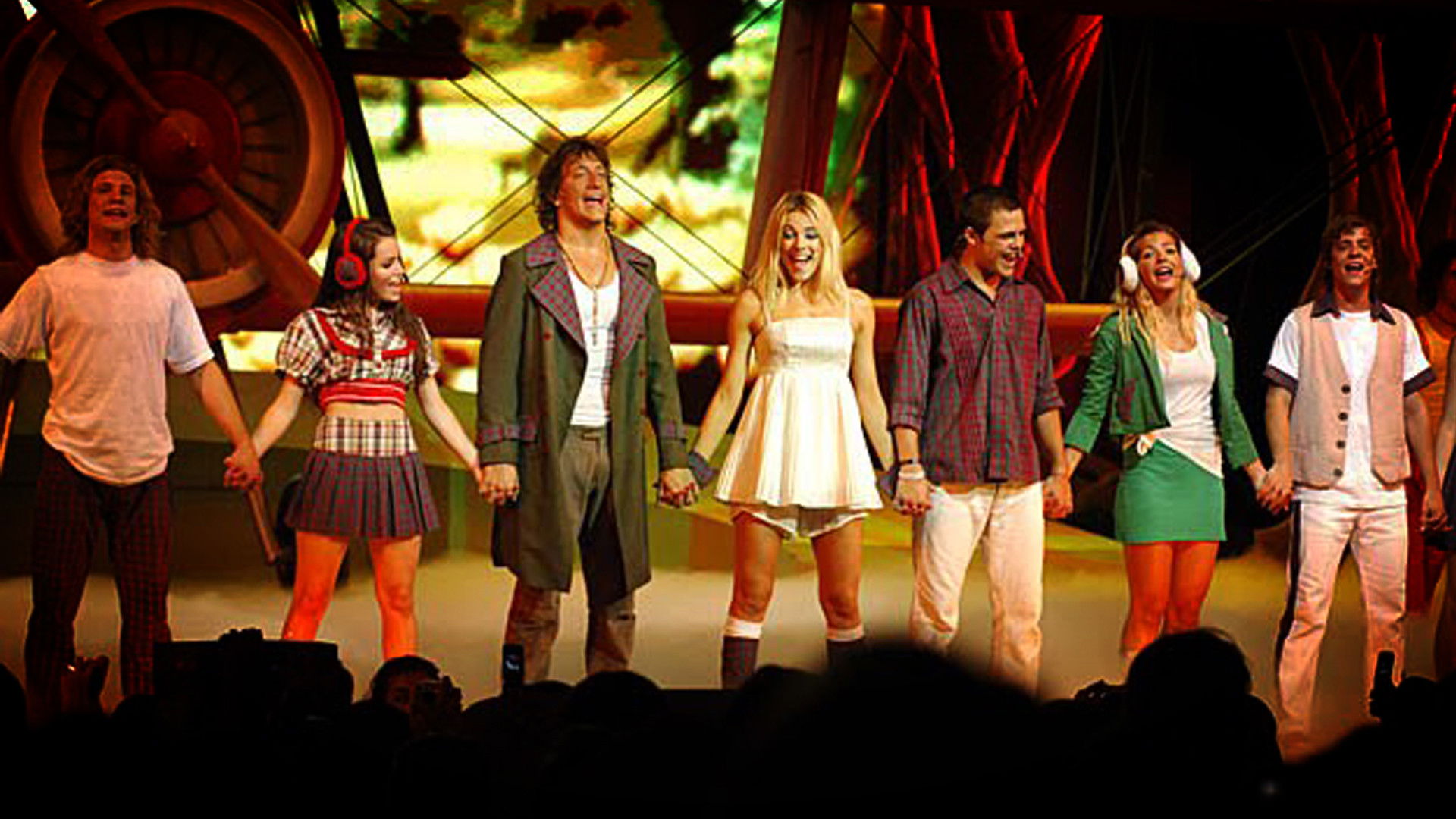 Backdrop for "Casi Ángeles" Live From the Gran Rex Theater