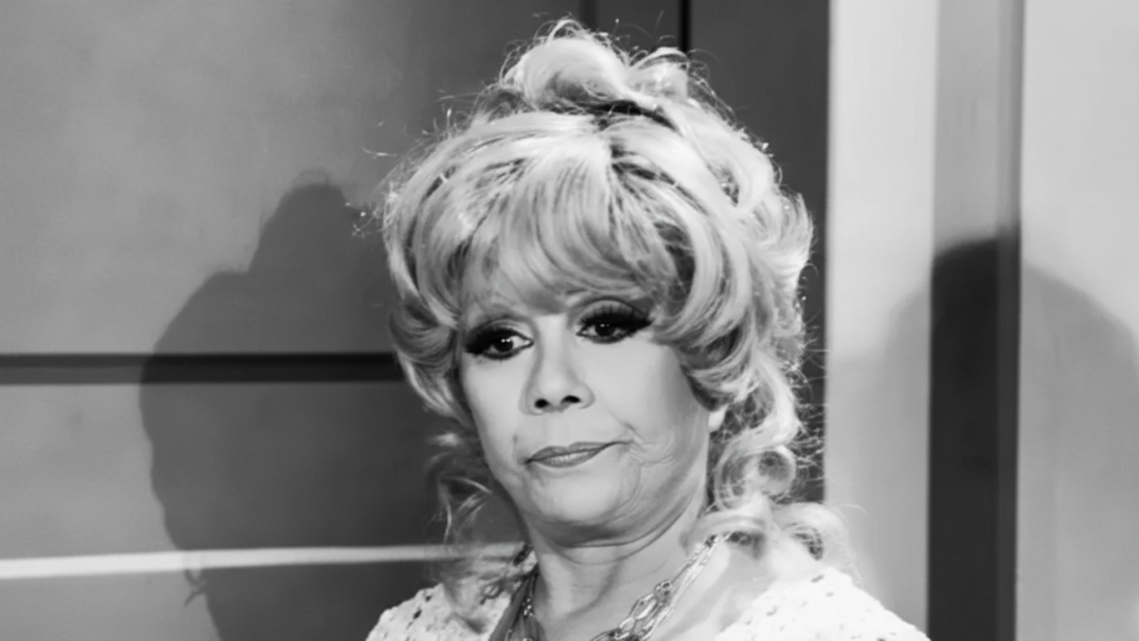 Backdrop for Dulcinéa Vai à Guerra