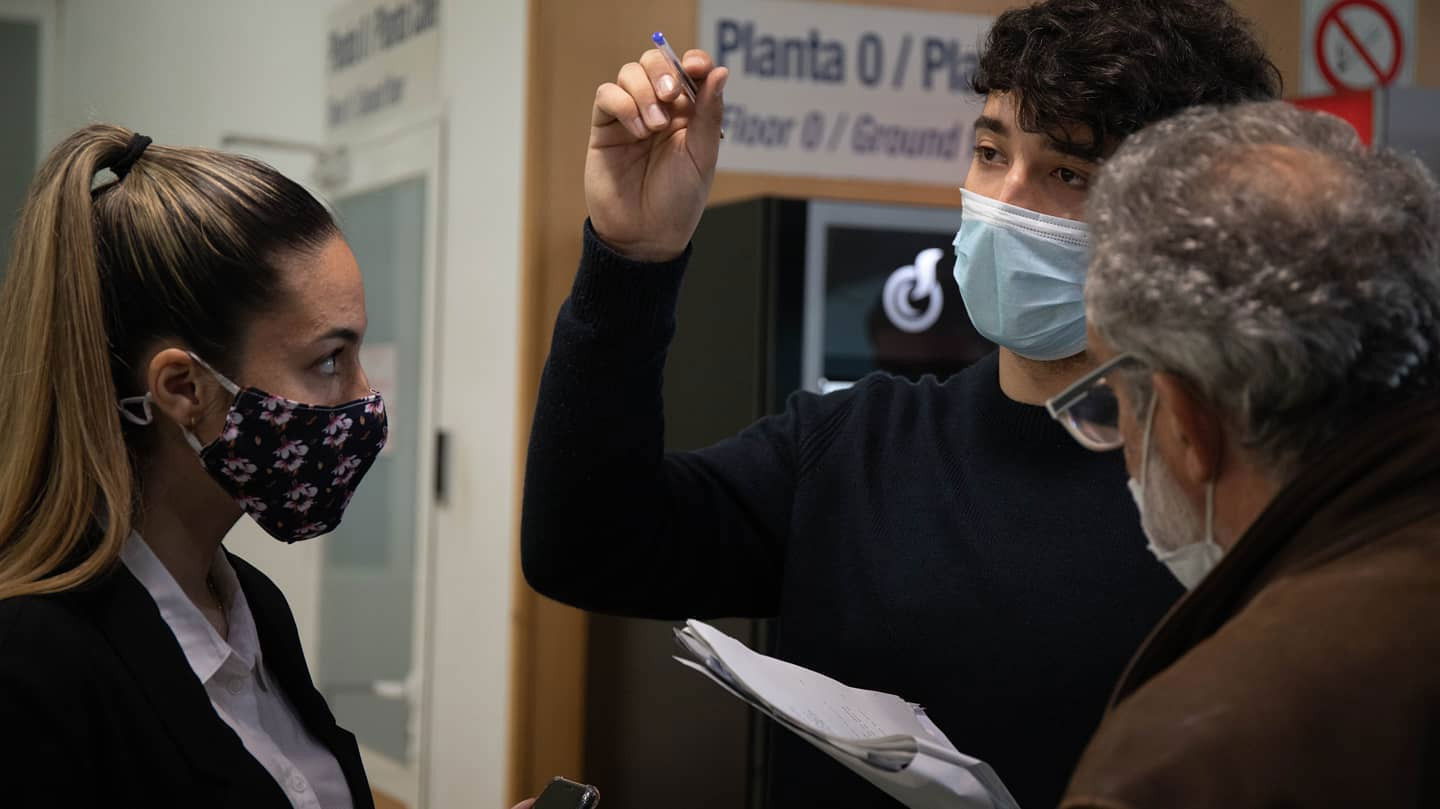 Backdrop for El peso de la existencia