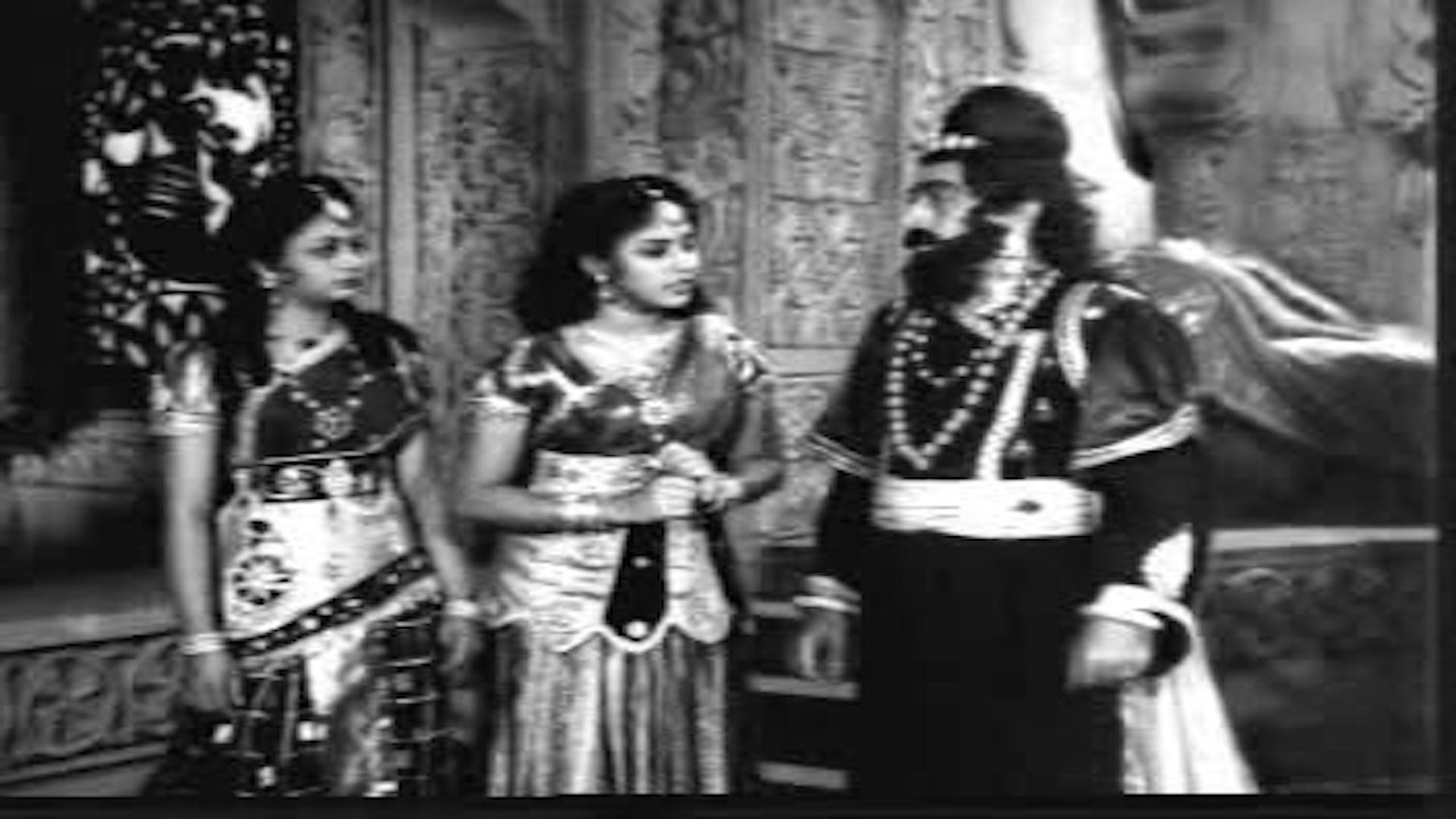 Backdrop for 1000 Thalaivangi Apoorva Chinthamani