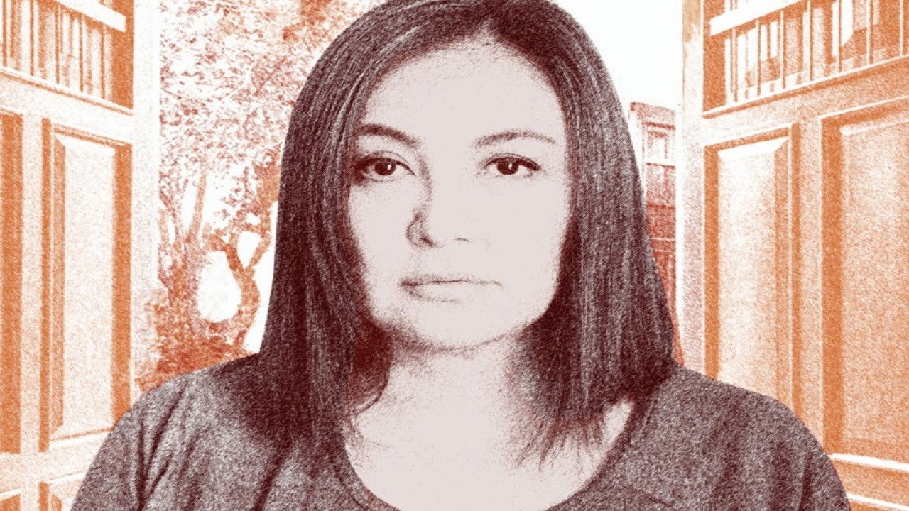 Backdrop for The Family That Doesn't Weep