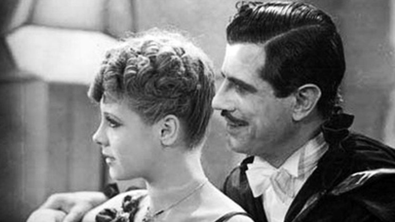 Backdrop for Ambición