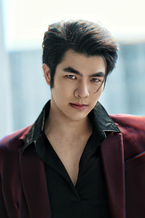 Photo of Phakphum Romsaithong