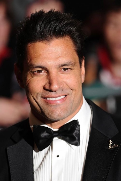Photo of Manu Bennett