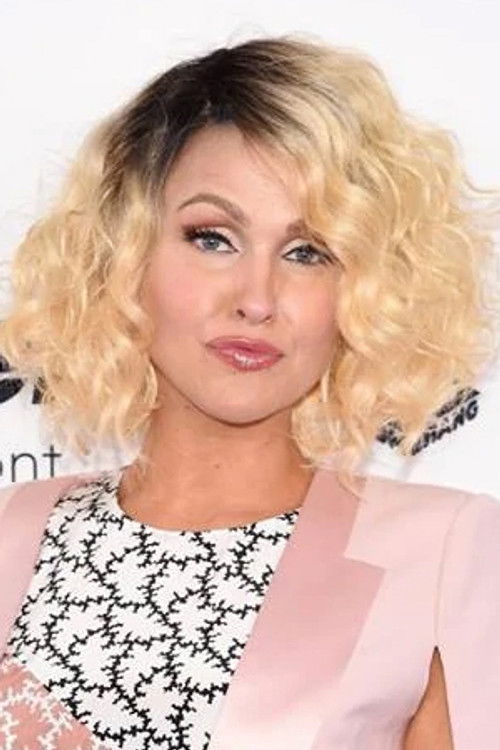 Photo of Jenn Lyon