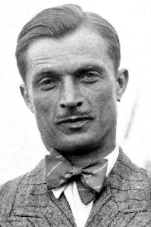 Photo of Ralph Faulkner