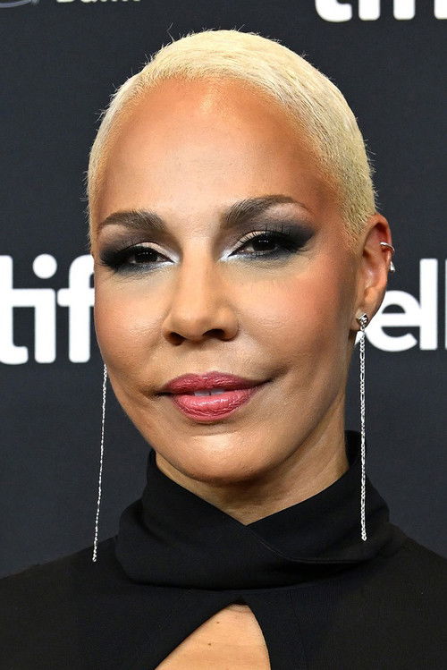 Photo of Amanda Brugel