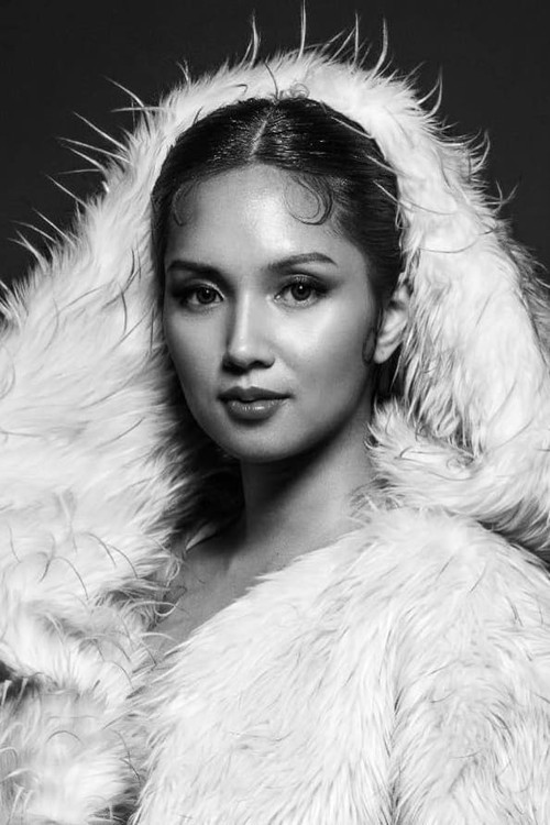 Photo of Roxanne Barcelo