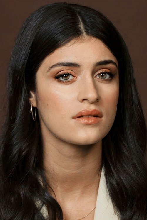 Photo of Anya Chalotra