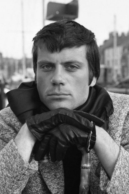 Photo of Oliver Reed