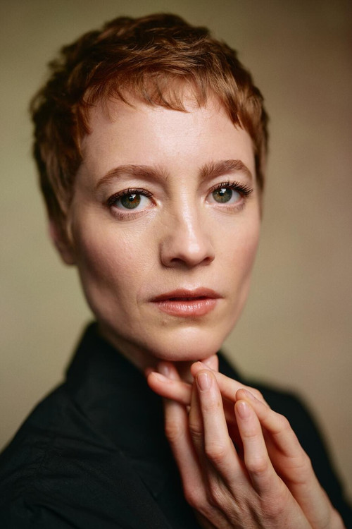 Photo of Leonie Benesch