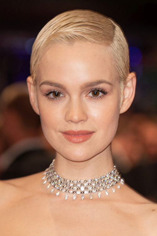 Photo of Emilia Schüle