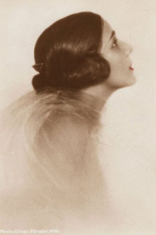 Photo of Lili Darvas