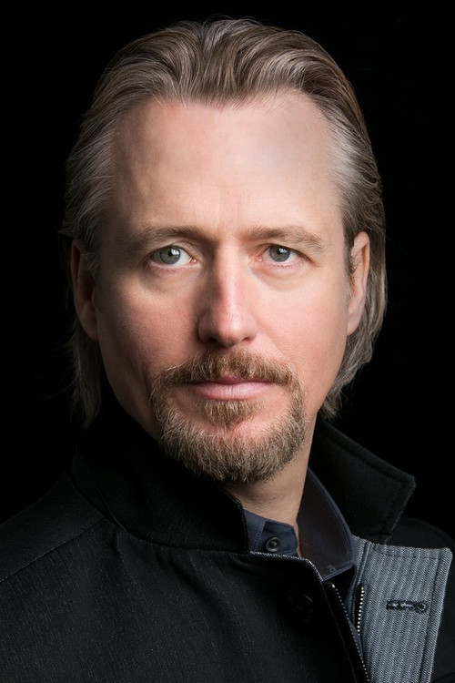 Photo of Linus Roache